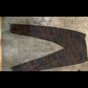 Sundry Camo Yoga pant, size 3
